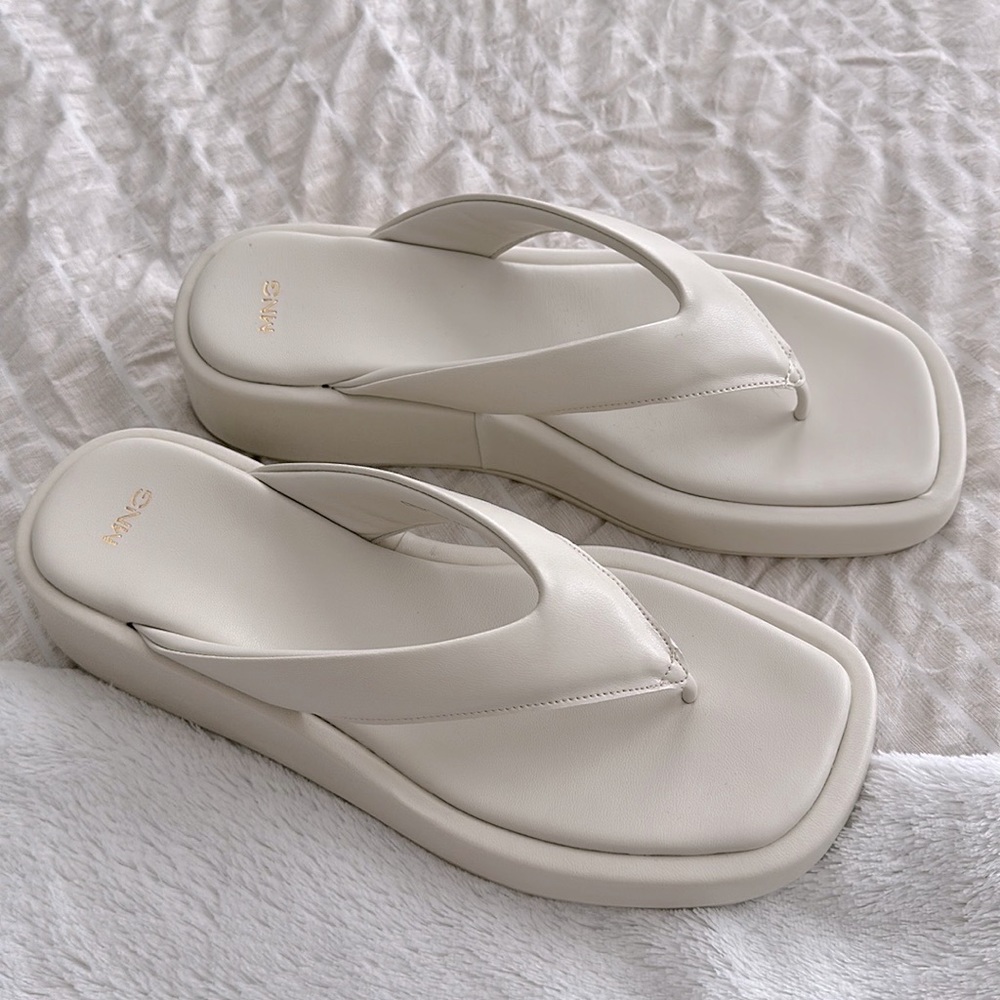 MNG flip flops